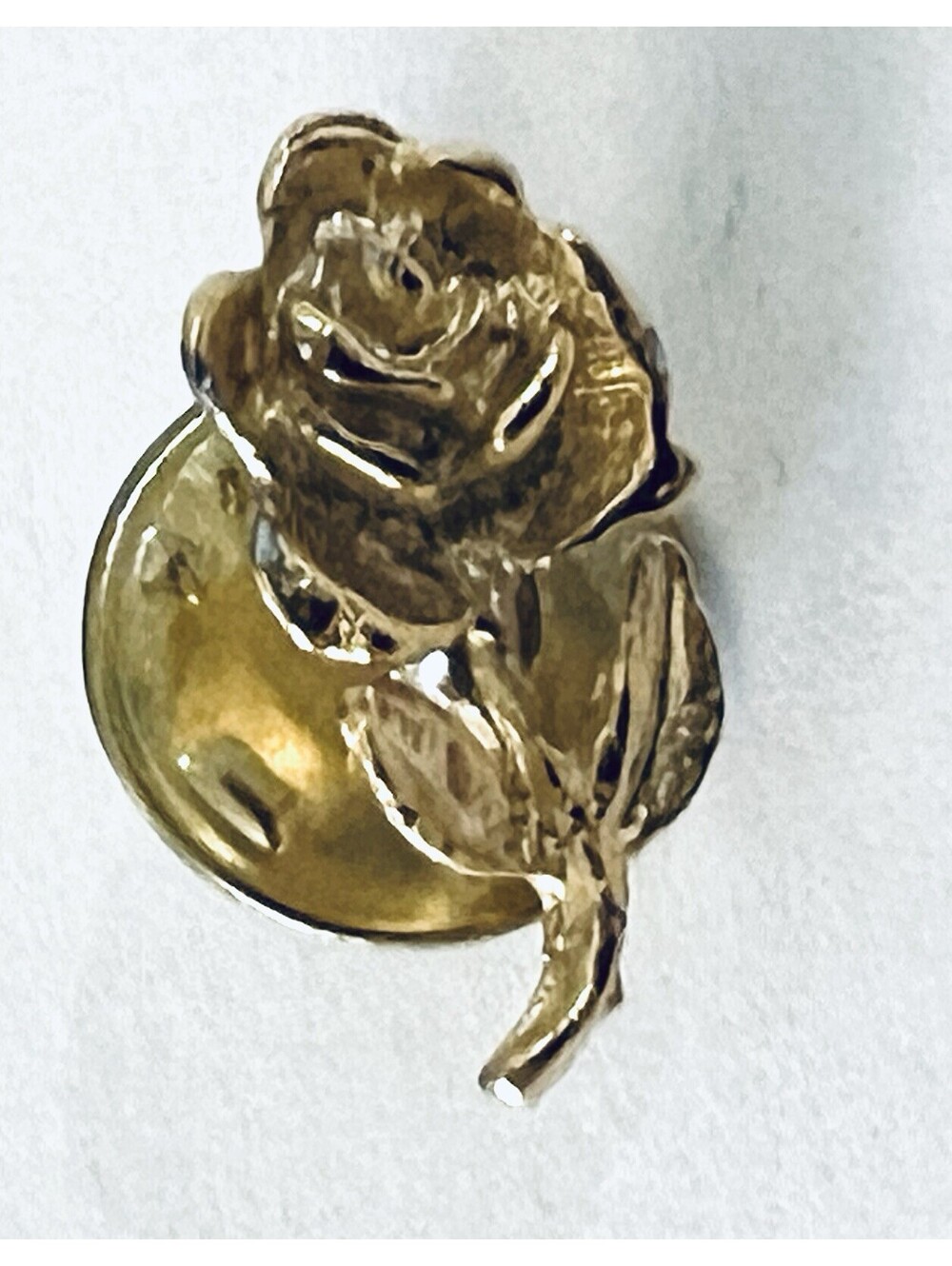 VTG Gold Tone Rose Lapel Pin Made In USA Floral Flower Suit Jacket Tie Brooch